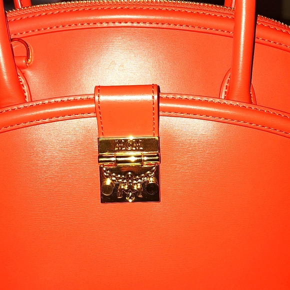 Authentic MCM Anna tote - Picture 5 of 7